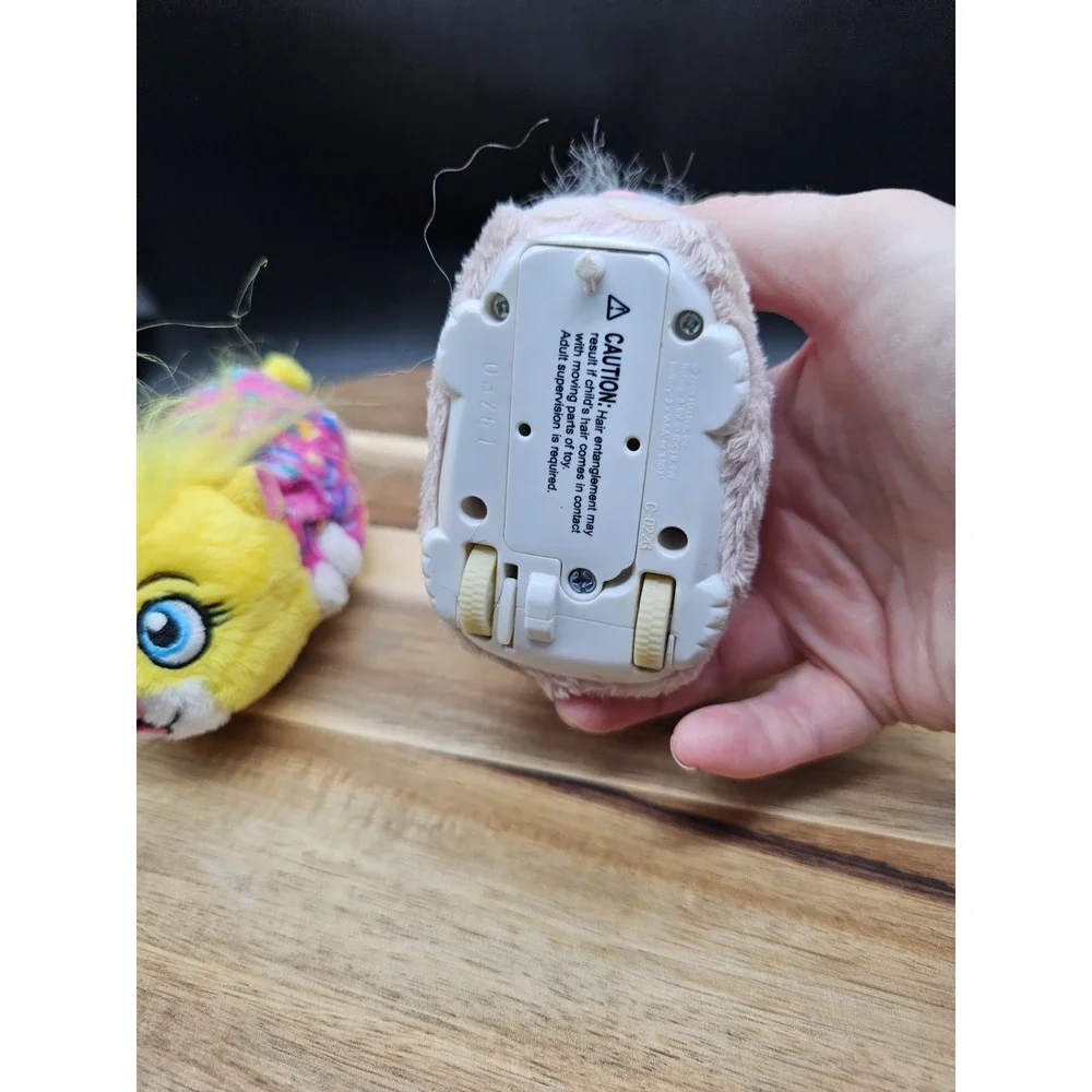 Zhu Zhu Pets Roller Baby Hamsters Fuzzy Lot of 2 ~Tested Working‎ ~ 1 Has Sound